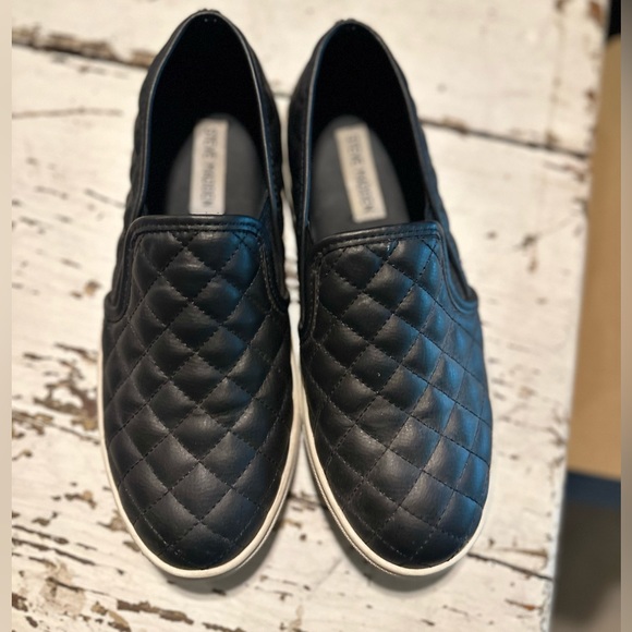 Steve Madden sneakers - Picture 2 of 5